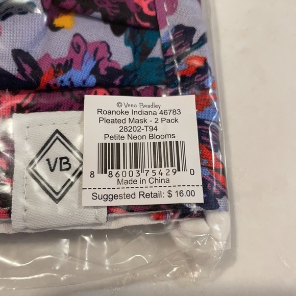 Vera Bradley‎ Pleated Mask 2 Pack
Signature Cotton - Picture 5 of 6